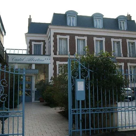 Castel Albertine ホテル 3*