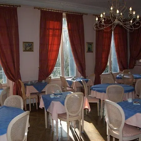 호텔 Castel Albertine 3*