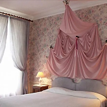 호텔 Castel Albertine 3*
